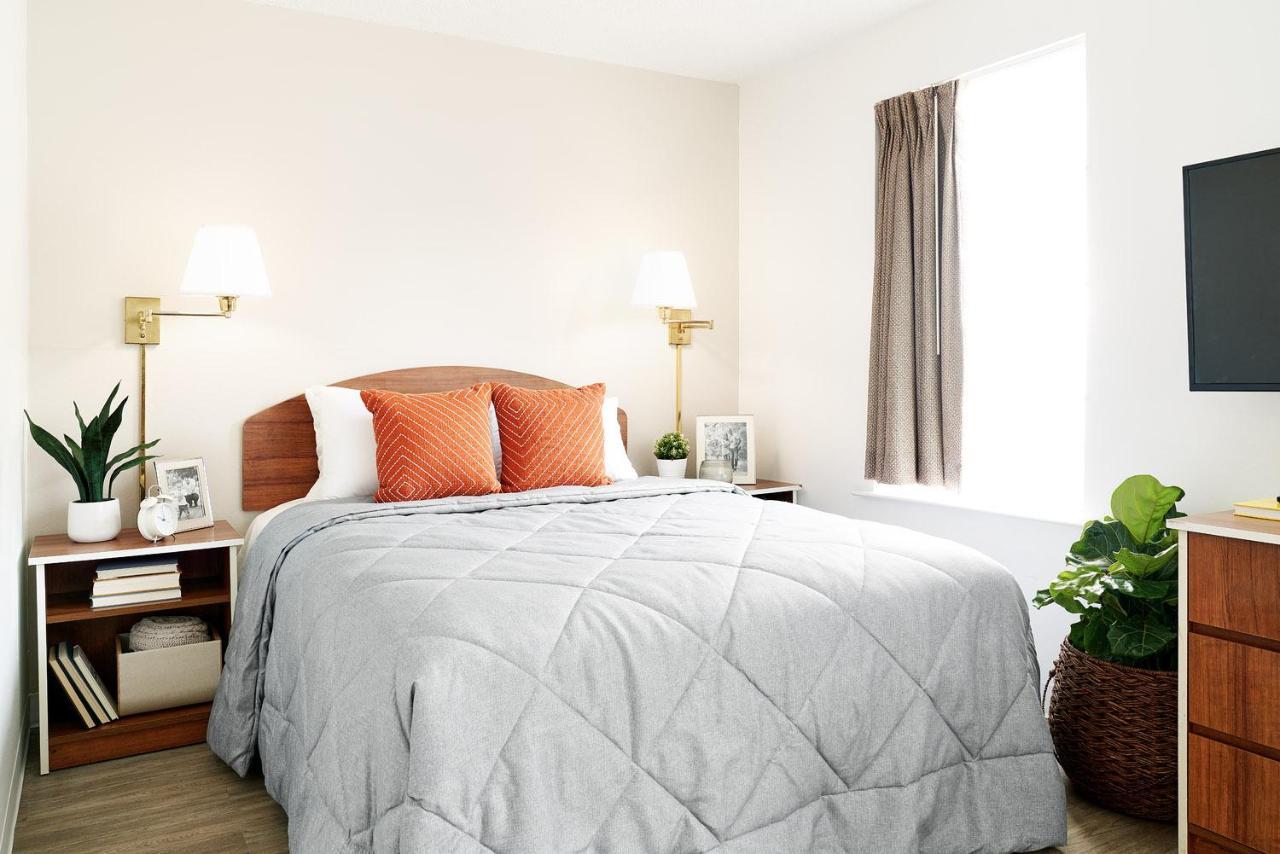 Intown Suites Extended Stay Indianapolis In -College Park Michigan Road מראה חיצוני תמונה